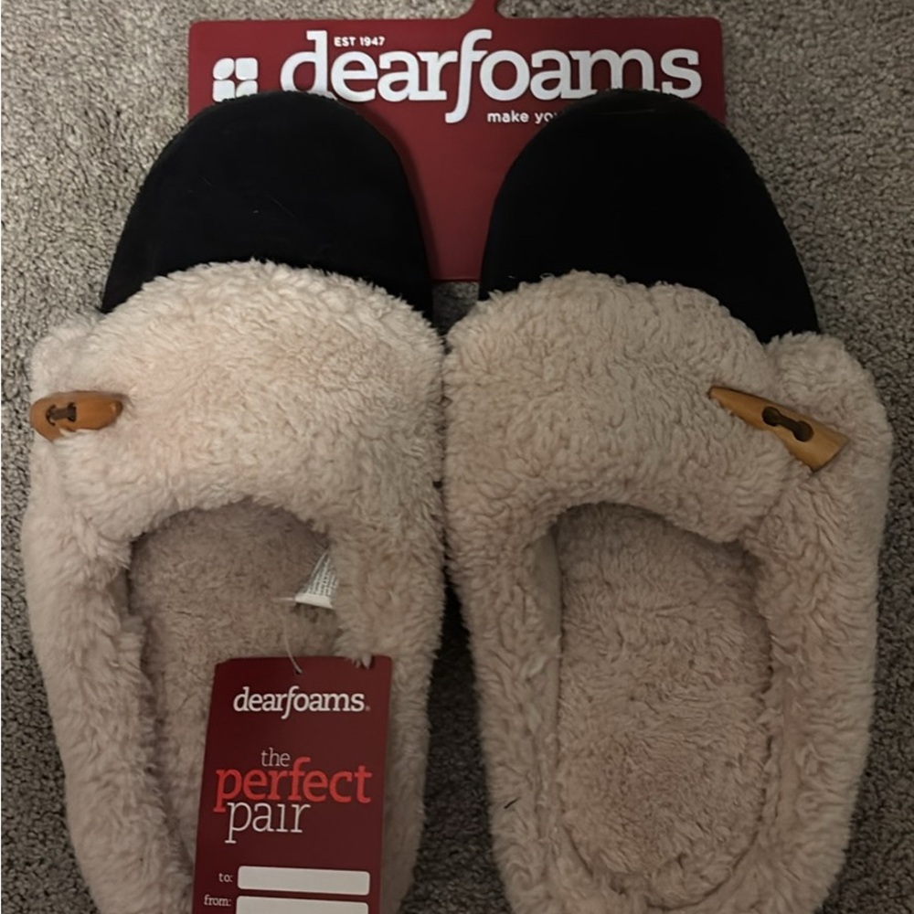 Dearfoams Black and Cream Comfort Slippers